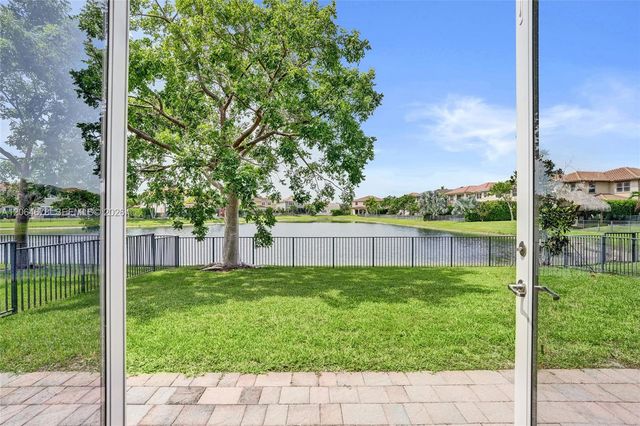 10340 Lake Vista Court, Parkland, FL 33076