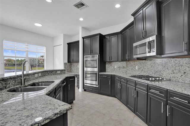 10340 Lake Vista Court, Parkland, FL 33076
