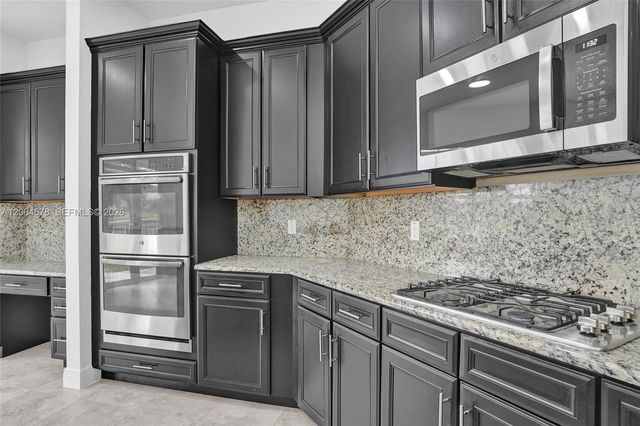 10340 Lake Vista Court, Parkland, FL 33076