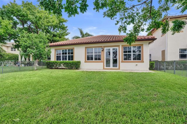 10340 Lake Vista Court, Parkland, FL 33076