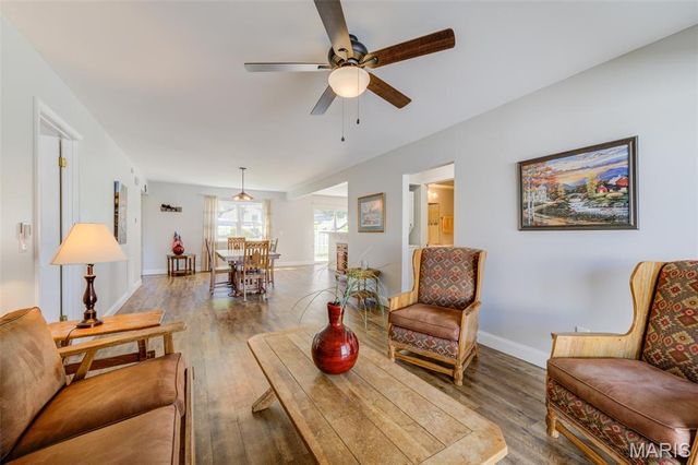 1308 Glendale Gardens Drive A, Kirkwood, MO 63122