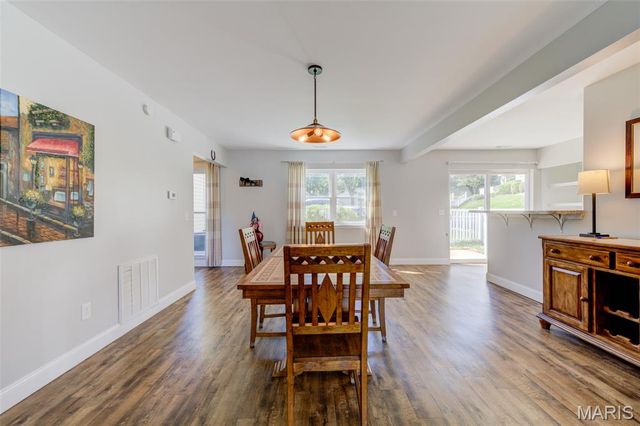 1308 Glendale Gardens Drive A, Kirkwood, MO 63122