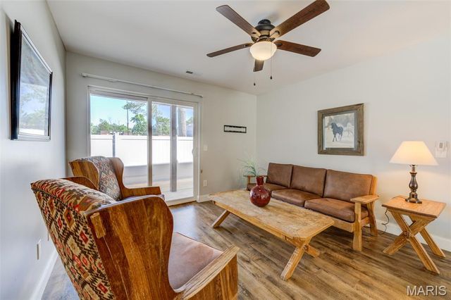1308 Glendale Gardens Drive A, Kirkwood, MO 63122