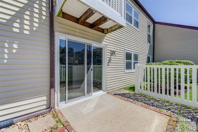 1308 Glendale Gardens Drive A, Kirkwood, MO 63122