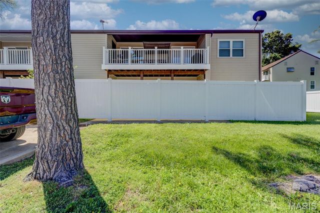 1308 Glendale Gardens Drive A, Kirkwood, MO 63122