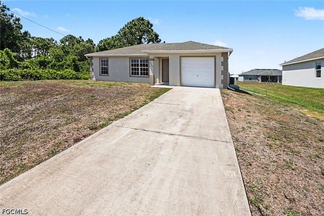 2616 14th ST SW, Lehigh Acres, FL 33976