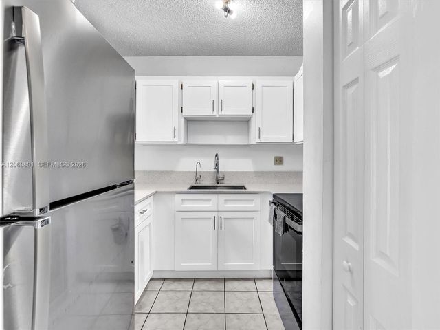 13500 NE 3rd Ct 121, North Miami, FL 33161