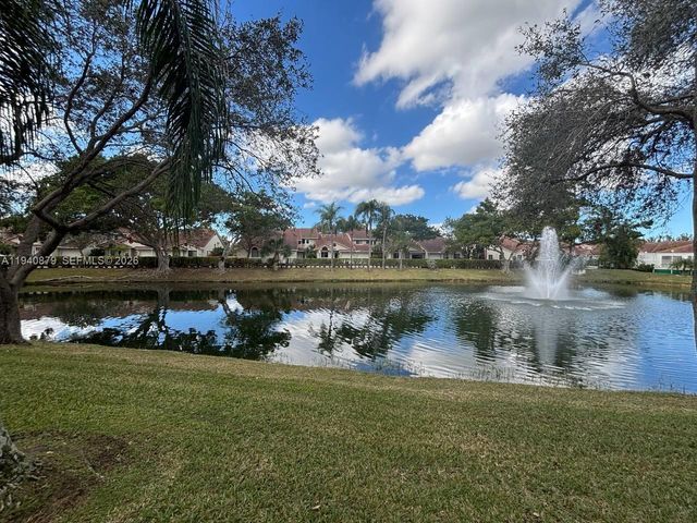 7390 S Pinewalk Drive S, Margate, FL 33063