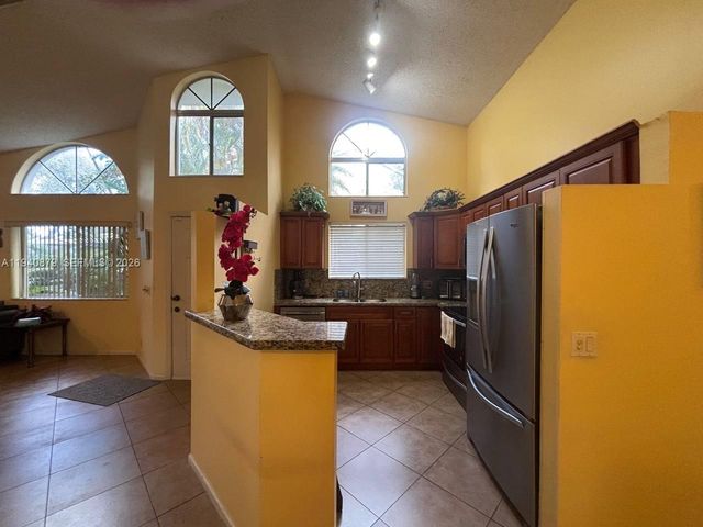 7390 S Pinewalk Drive S, Margate, FL 33063