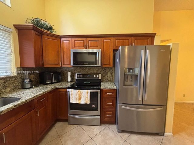 7390 S Pinewalk Drive S, Margate, FL 33063