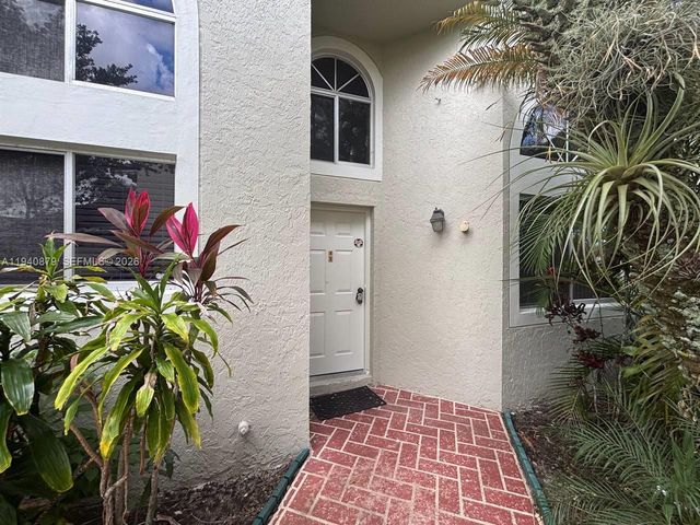 7390 S Pinewalk Drive S, Margate, FL 33063