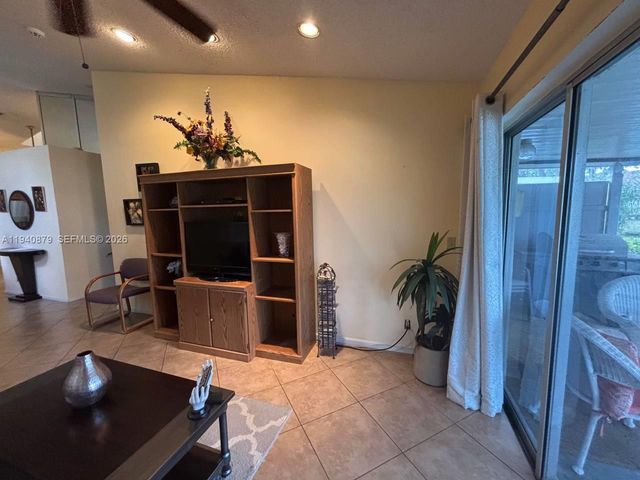 7390 S Pinewalk Drive S, Margate, FL 33063