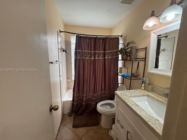 7390 S Pinewalk Drive S, Margate, FL 33063