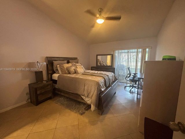 7390 S Pinewalk Drive S, Margate, FL 33063