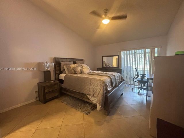 7390 S Pinewalk Drive S, Margate, FL 33063