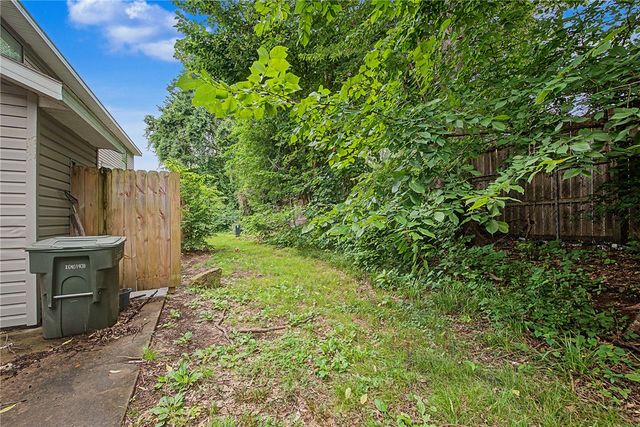 2731, 2733, 2735, & 2737 N Valencia Avenue, Fayetteville, AR 72703