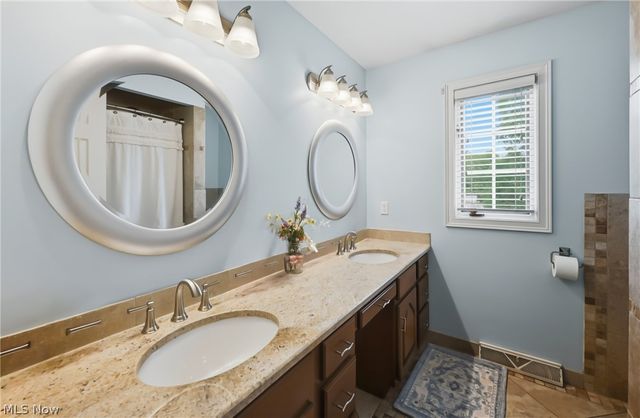 3782 Sperone Drive, Canfield, OH 44406