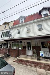122 W WATER ST, New Philadelphia, PA 17959
