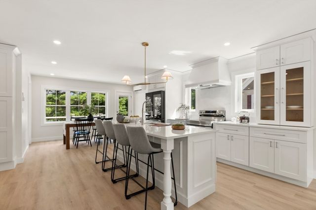 65 Dunstable Rd B, Chelmsford, MA 01863