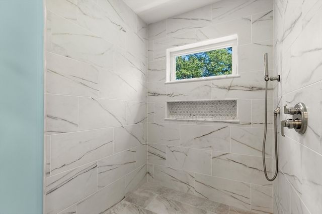 65 Dunstable Rd B, Chelmsford, MA 01863