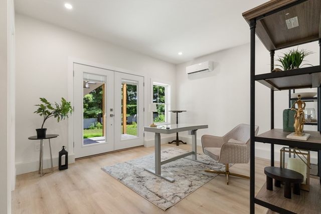 65 Dunstable Rd B, Chelmsford, MA 01863