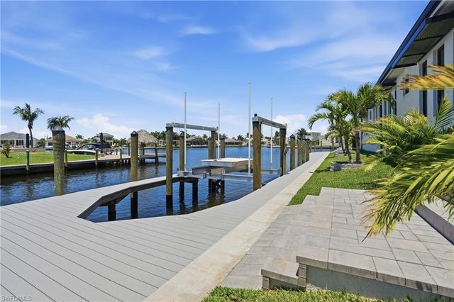 5201 Seagull CT, Cape Coral, FL 33904
