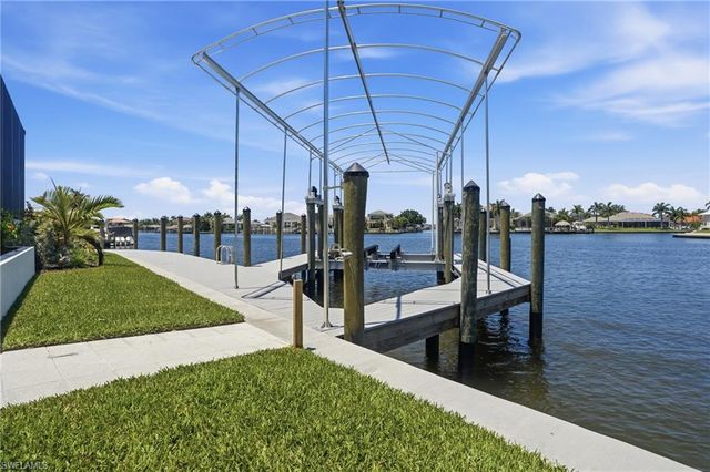 5201 Seagull CT, Cape Coral, FL 33904