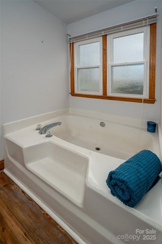 6045 Burnt Mill Run, Matthews, NC 28104