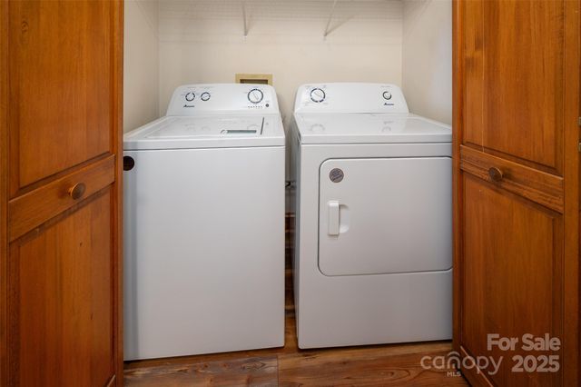 6045 Burnt Mill Run, Matthews, NC 28104