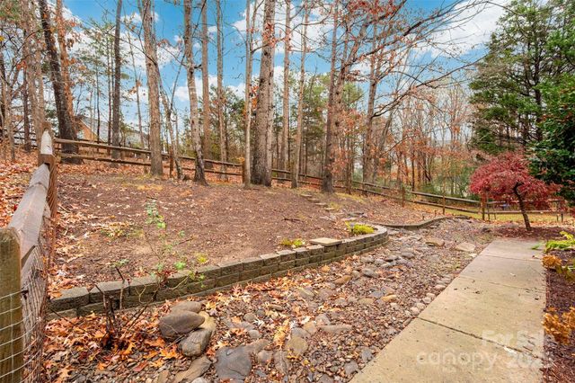 6045 Burnt Mill Run, Matthews, NC 28104