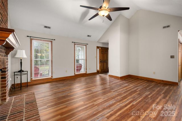 6045 Burnt Mill Run, Matthews, NC 28104