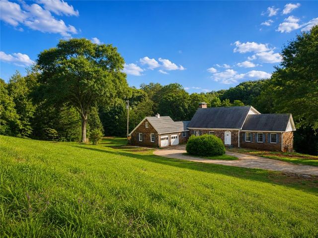 4545 Twin lakes DR Drive, Monroe, GA 30656