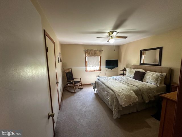 2117 BAINBRIDGE RD, Elizabethtown, PA 17022