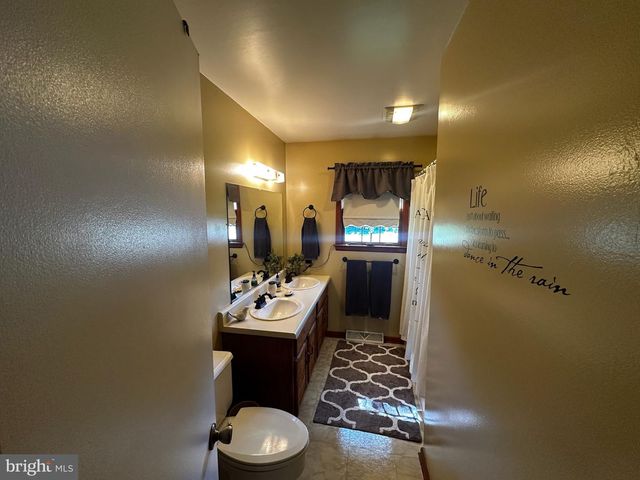 2117 BAINBRIDGE RD, Elizabethtown, PA 17022