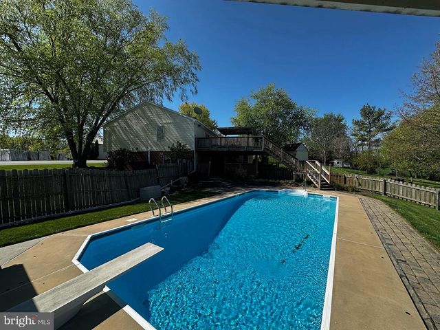 2117 BAINBRIDGE RD, Elizabethtown, PA 17022