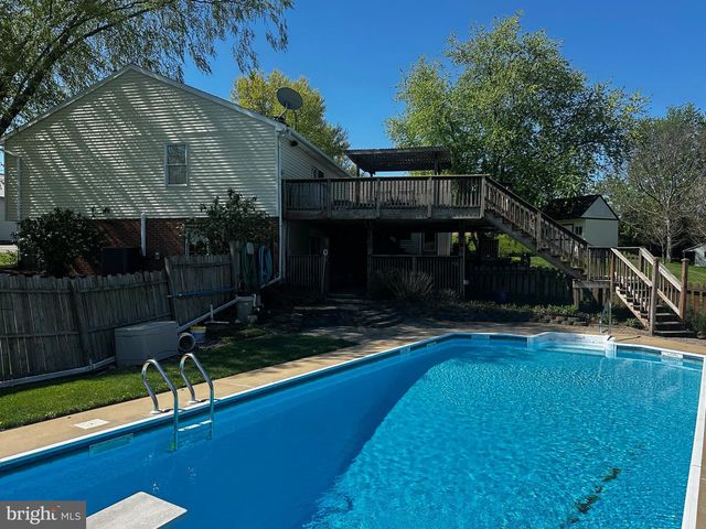 2117 BAINBRIDGE RD, Elizabethtown, PA 17022