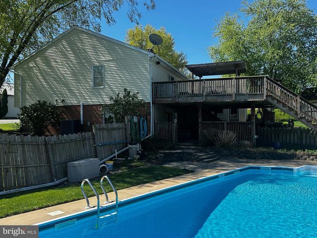 2117 BAINBRIDGE RD, Elizabethtown, PA 17022