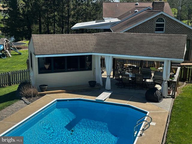 2117 BAINBRIDGE RD, Elizabethtown, PA 17022