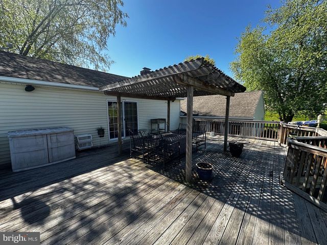 2117 BAINBRIDGE RD, Elizabethtown, PA 17022