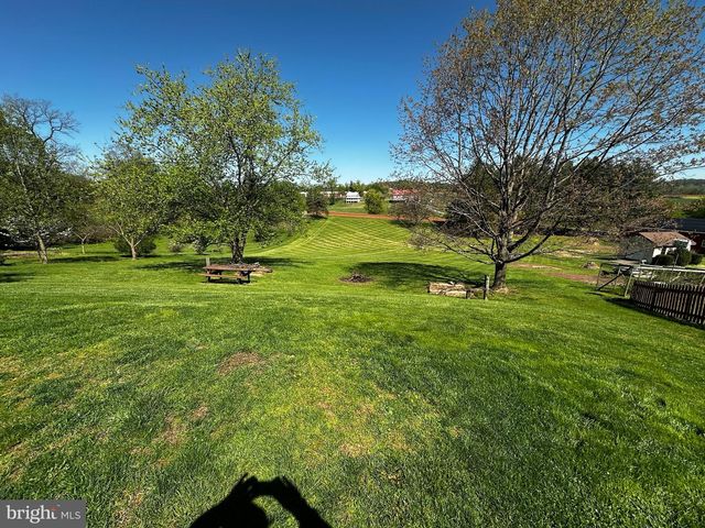 2117 BAINBRIDGE RD, Elizabethtown, PA 17022