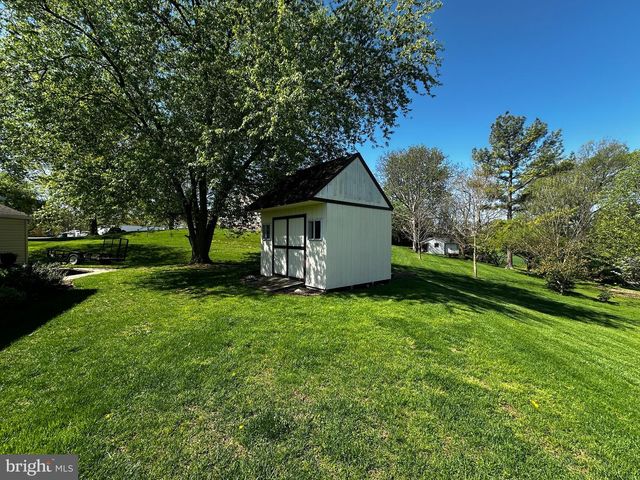 2117 BAINBRIDGE RD, Elizabethtown, PA 17022