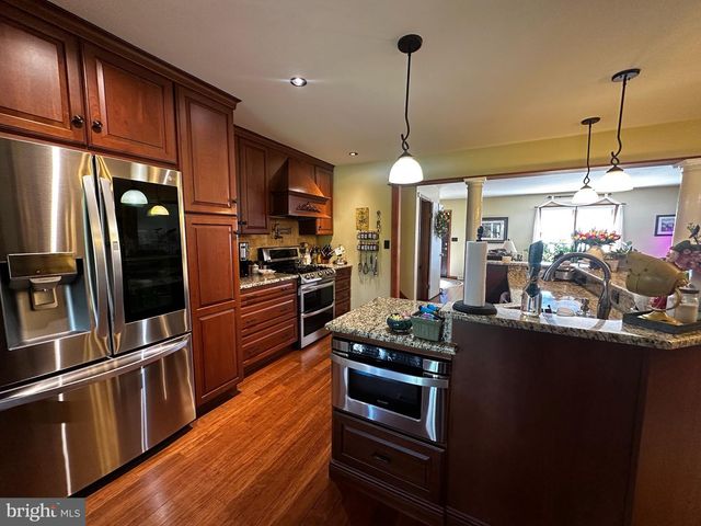 2117 BAINBRIDGE RD, Elizabethtown, PA 17022