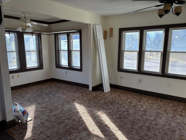 1124 University Drive S, Fargo, ND 58103