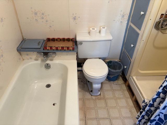 1124 University Drive S, Fargo, ND 58103