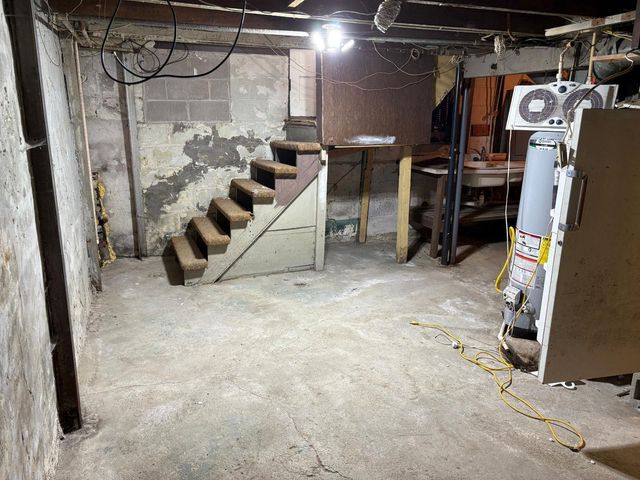 1124 University Drive S, Fargo, ND 58103