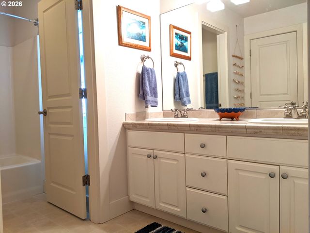 12890 Sw BLUE HERON Pl, Portland, OR 97223