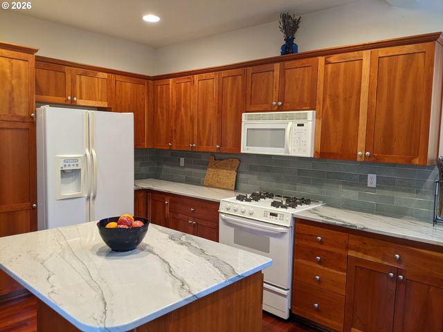 12890 Sw BLUE HERON Pl, Portland, OR 97223