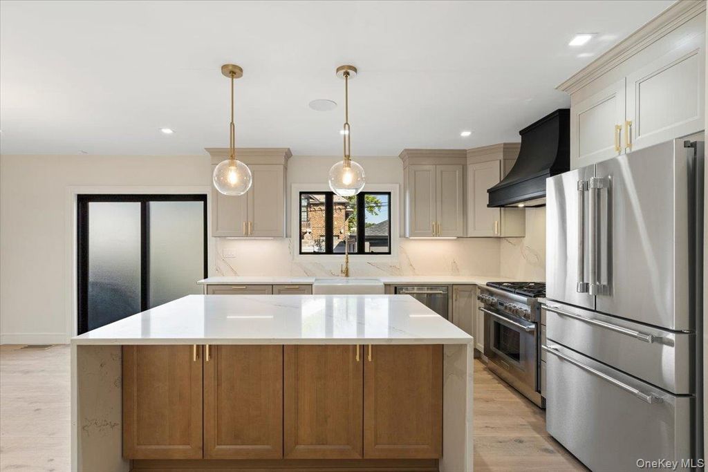 145-67 7th Avenue, Whitestone, NY 11357 — photo 3