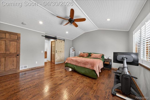 3945 N Vanstone Drive, Commerce Charter Township, MI 48382