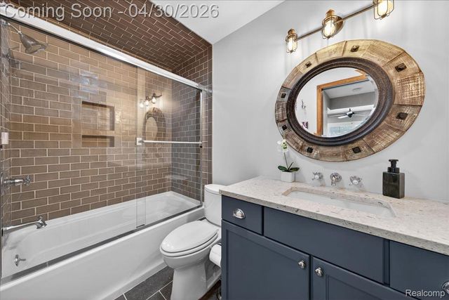 3945 N Vanstone Drive, Commerce Charter Township, MI 48382